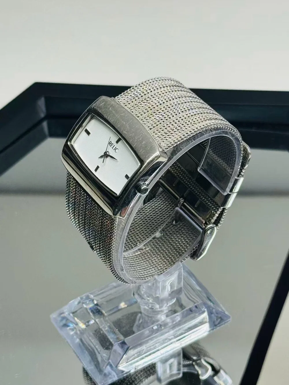 Relic Quartz Women’s Silver Tone Mesh Bracelet White Dial Watch Runs New Battery